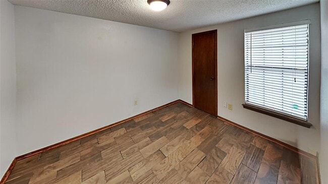 Building Photo - 7521 NW 113th Pl