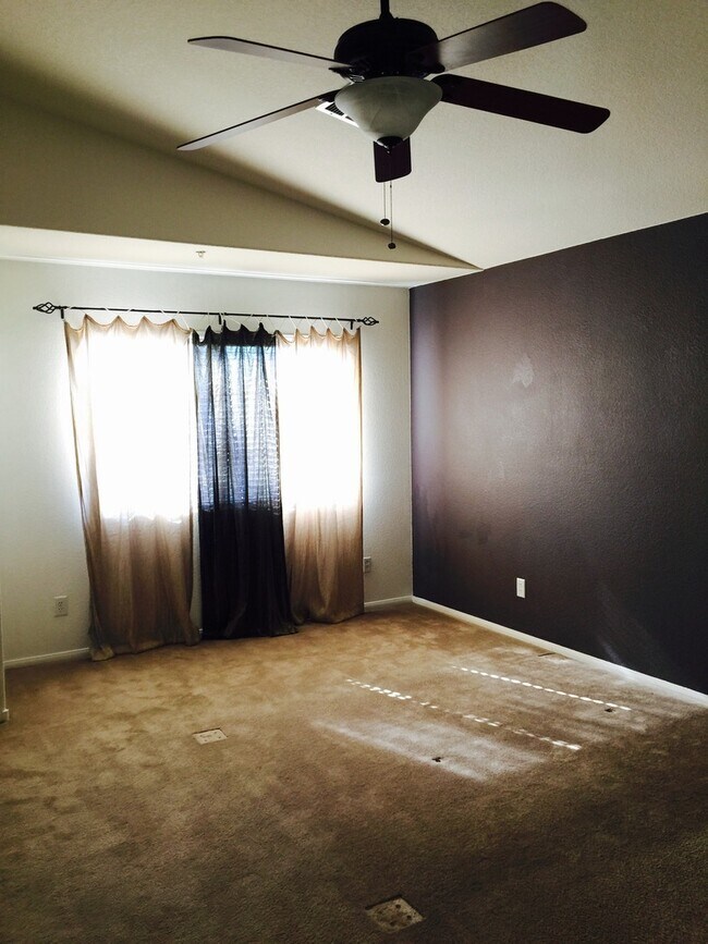 Building Photo - Must See Home in Gated Community!