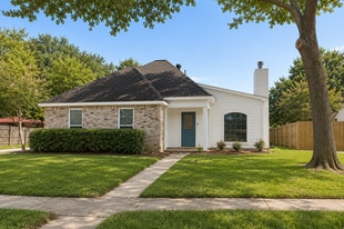 Building Photo - 13333 Parwood Ave