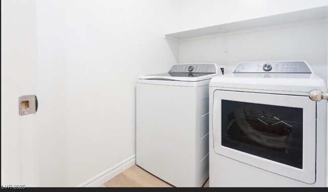 Building Photo - 600 Carriage Hill Dr