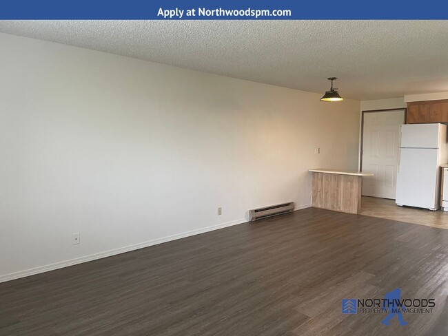 Building Photo - This is a nice 2 Bedroom 2 Bath Townhome-L...