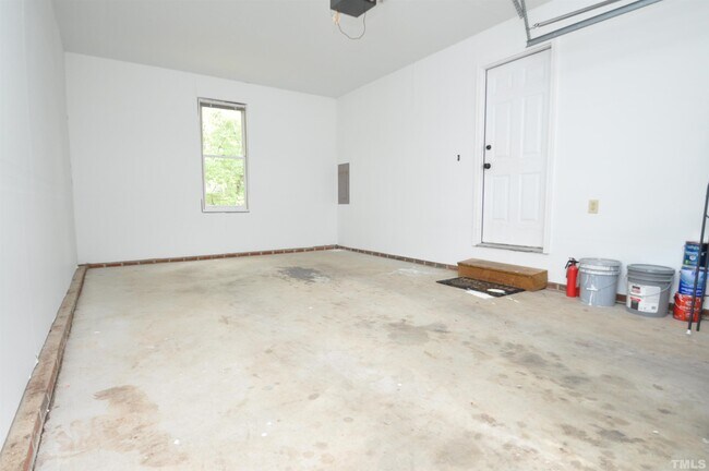 Building Photo - 124 Trafalgar Ln