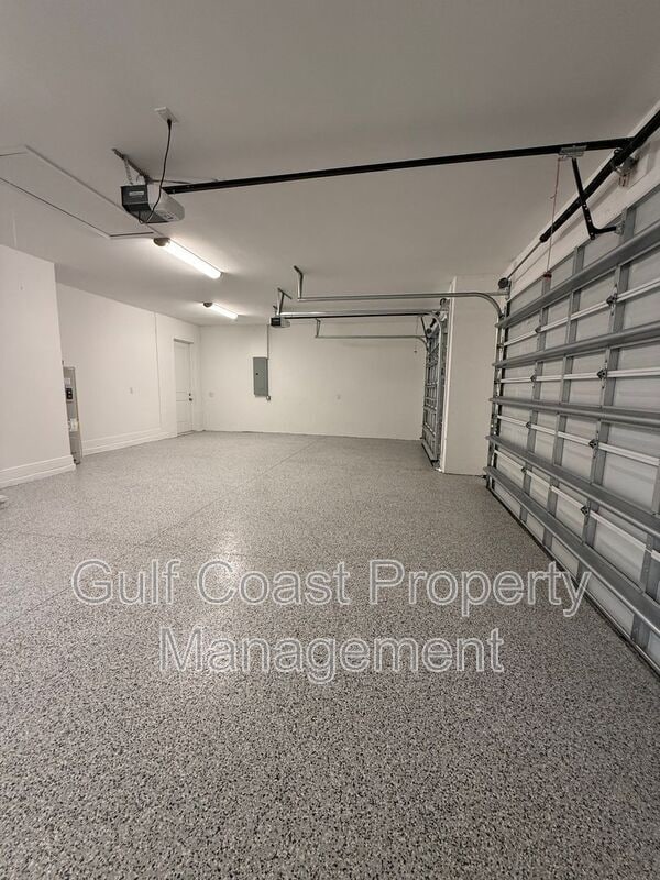 Building Photo - 1229 NE 19th Ave