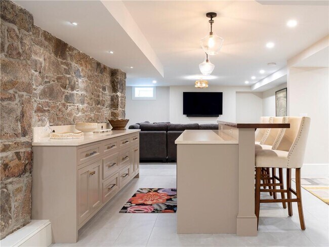 Building Photo - 7 Red Cross Ave