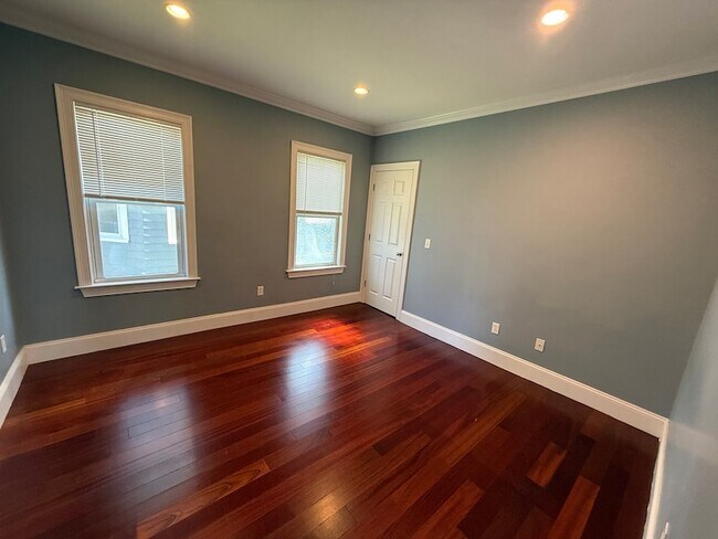 Building Photo - 29 Rosemont St