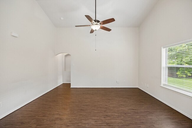 Building Photo - 1551 Cedar Springs Dr