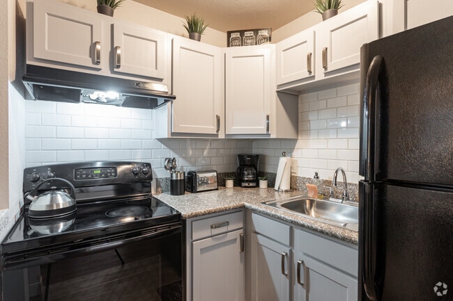 1BR, 1BA - 450 SF - Elevate at South Mountain