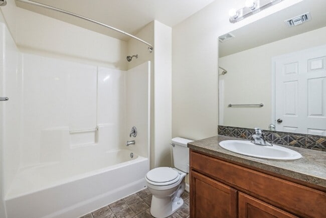 Building Photo - Great home in newer subdivision