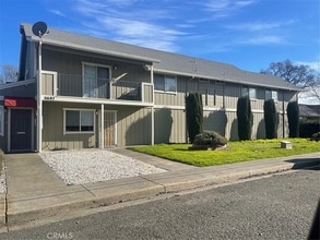 Building Photo - 6627 Blue Heron Dr