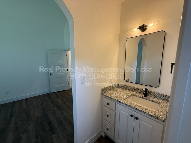 Building Photo - 5014 Quincy Ave