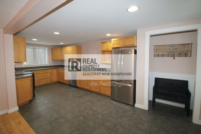 Building Photo - 182 Madbury Rd