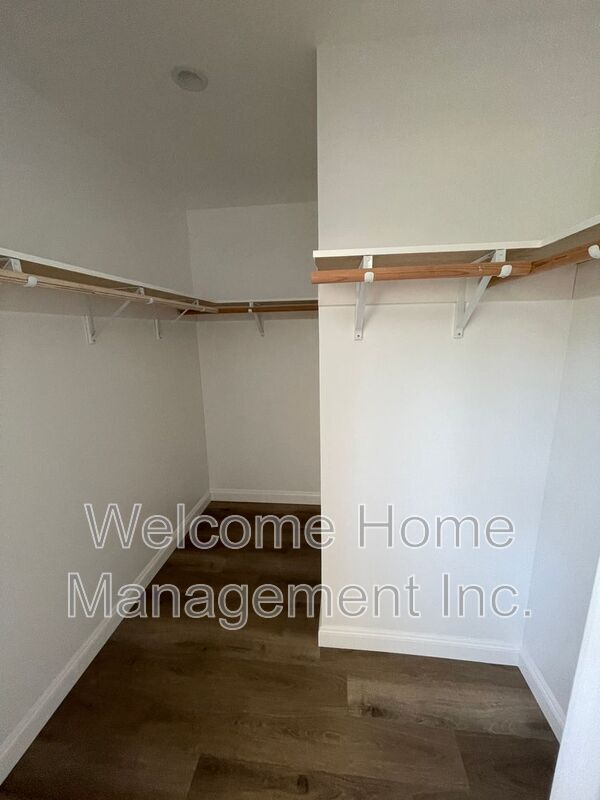 Building Photo - 16233 San Remo Dr