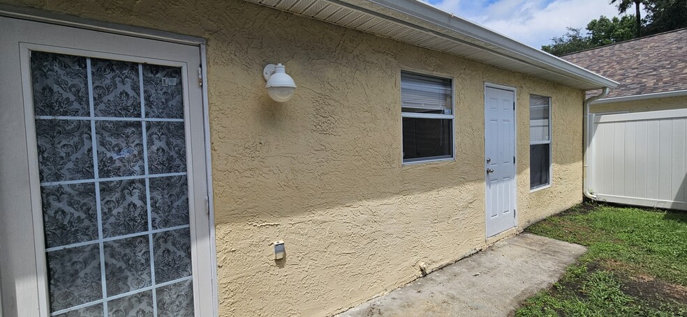 Building Photo - 206 Panorama Dr