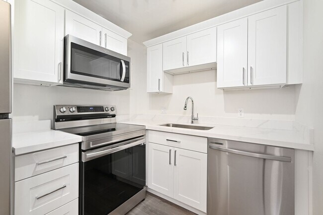 Building Photo - 1Bd / 1Ba near Greenlake and Phinney Ridge...