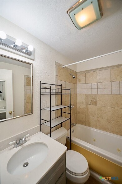 Building Photo - 919 Southside Dr