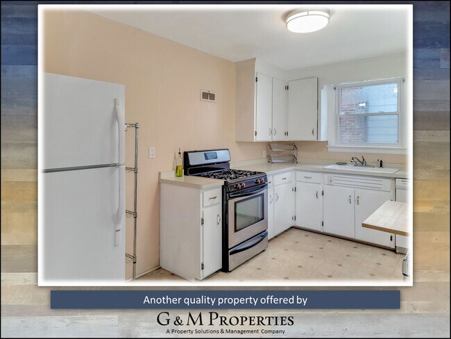 Building Photo - 4-Bedroom Single-Family - Walk to Strong/UofR!