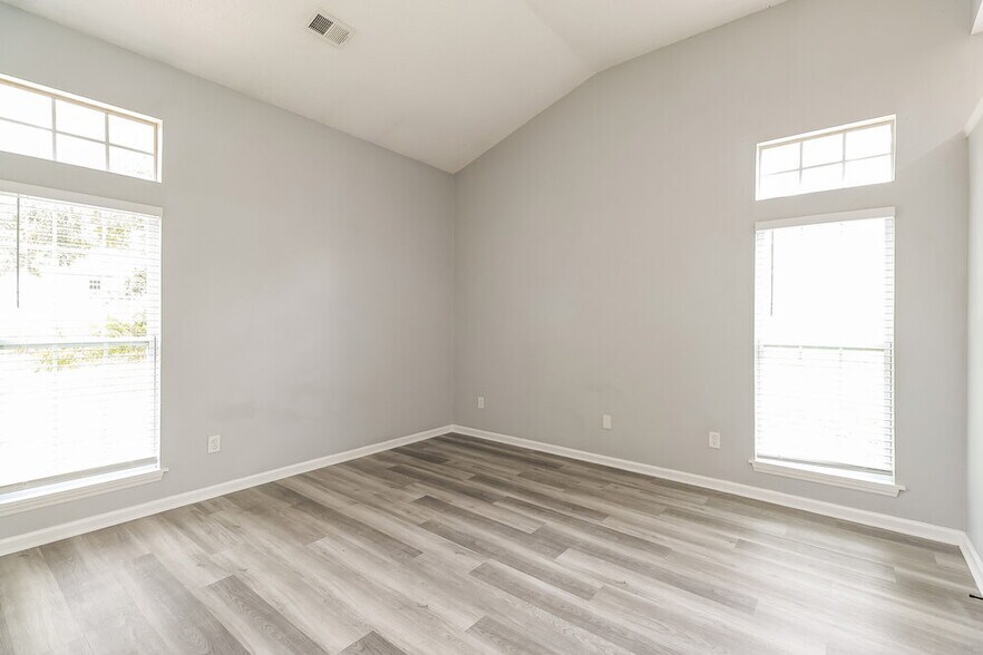 Building Photo - 6115 Sunstone Dr