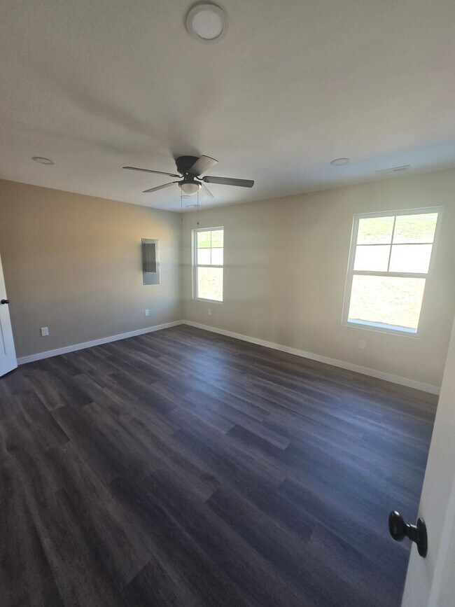 Building Photo - 328 Wilson Hurst St