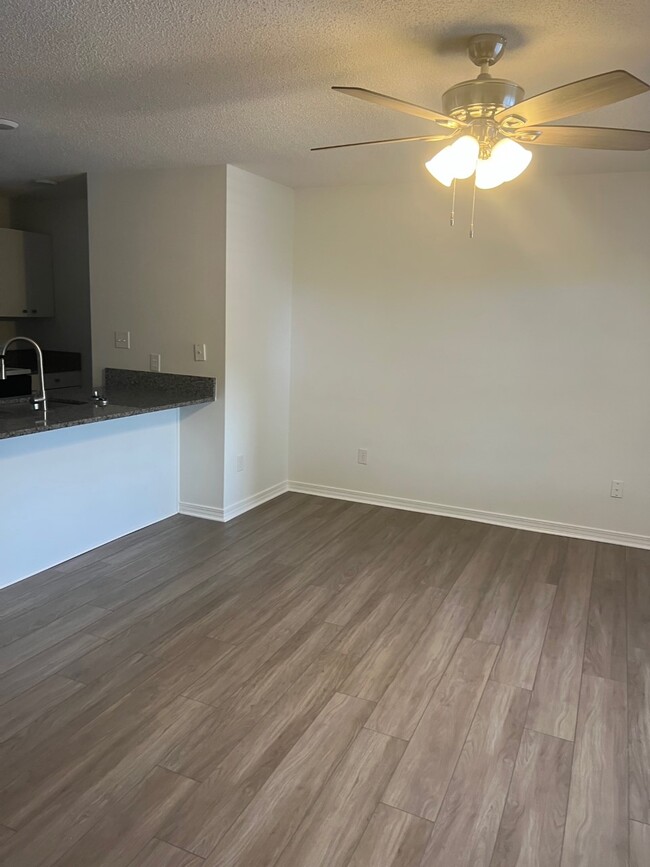 Building Photo - 1802 Tsuga Way