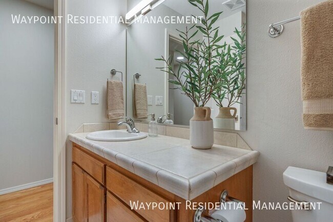 Building Photo - 4917 N Contour Way