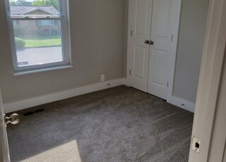 Building Photo - 348 Kingview Dr