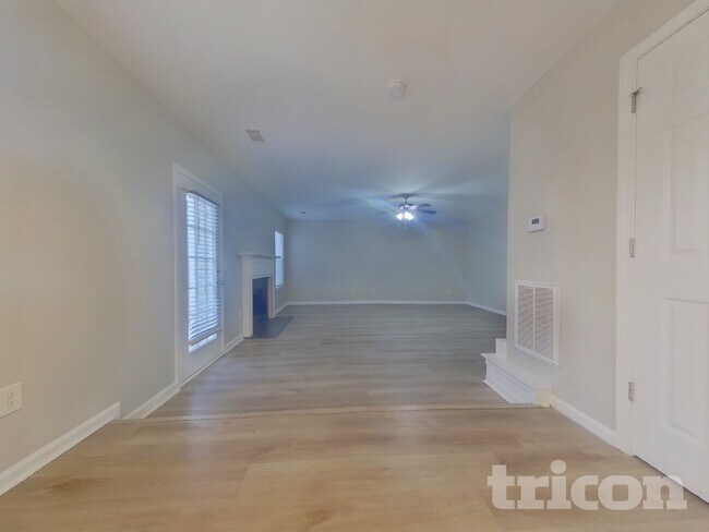 Building Photo - 6972 Foxmoor Way