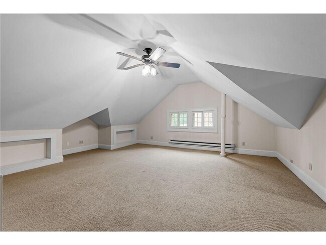 Building Photo - 220 W 40th St