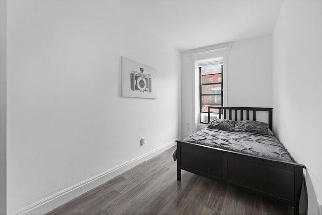 Building Photo - 207 W 136th St