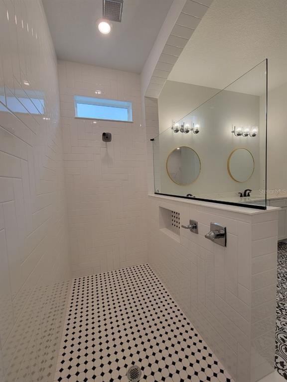 Building Photo - 7708 Paradiso Dr