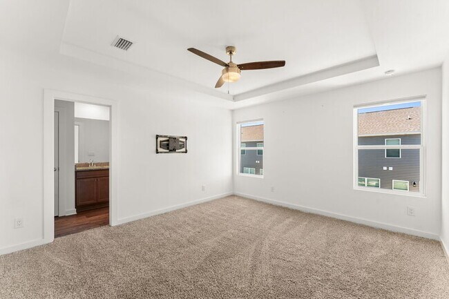 Building Photo - 409 N Gay Ave