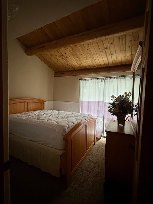 Building Photo - Spacious 3BD + Loft Log Home in June Lake | 2,200 SF | Rustic Charm & Privacy – $3,200/Month