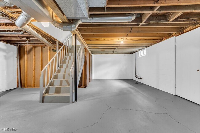 Building Photo - 1171 Hilltop Dr