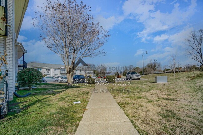 Building Photo - 613 Hillsboro Rd