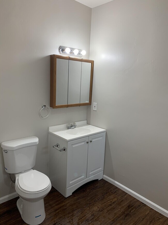 Building Photo - 13076 Ridge Rd