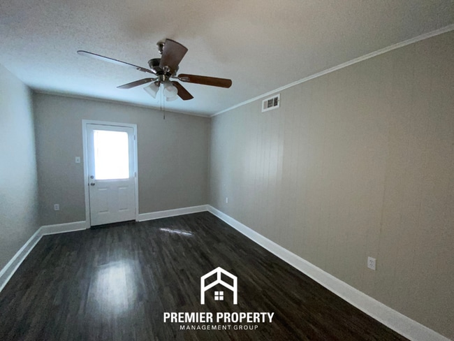 Building Photo - 6313 Leamont Dr