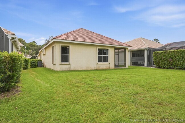 Building Photo - 707 SW San Salvador Cv
