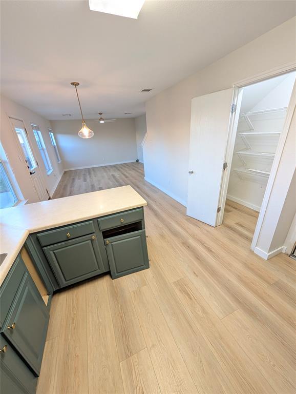 Building Photo - 222 Phillips St