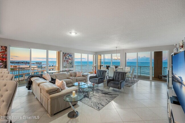 Building Photo - 1025 Jimmy Buffett Mem Hwy