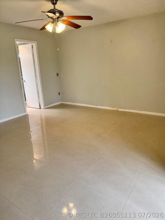 Building Photo - 1036 Harwood D