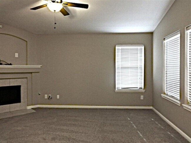 Building Photo - 32306 Willow Creek Park