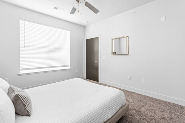 Building Photo - 8510 Westfield Blvd