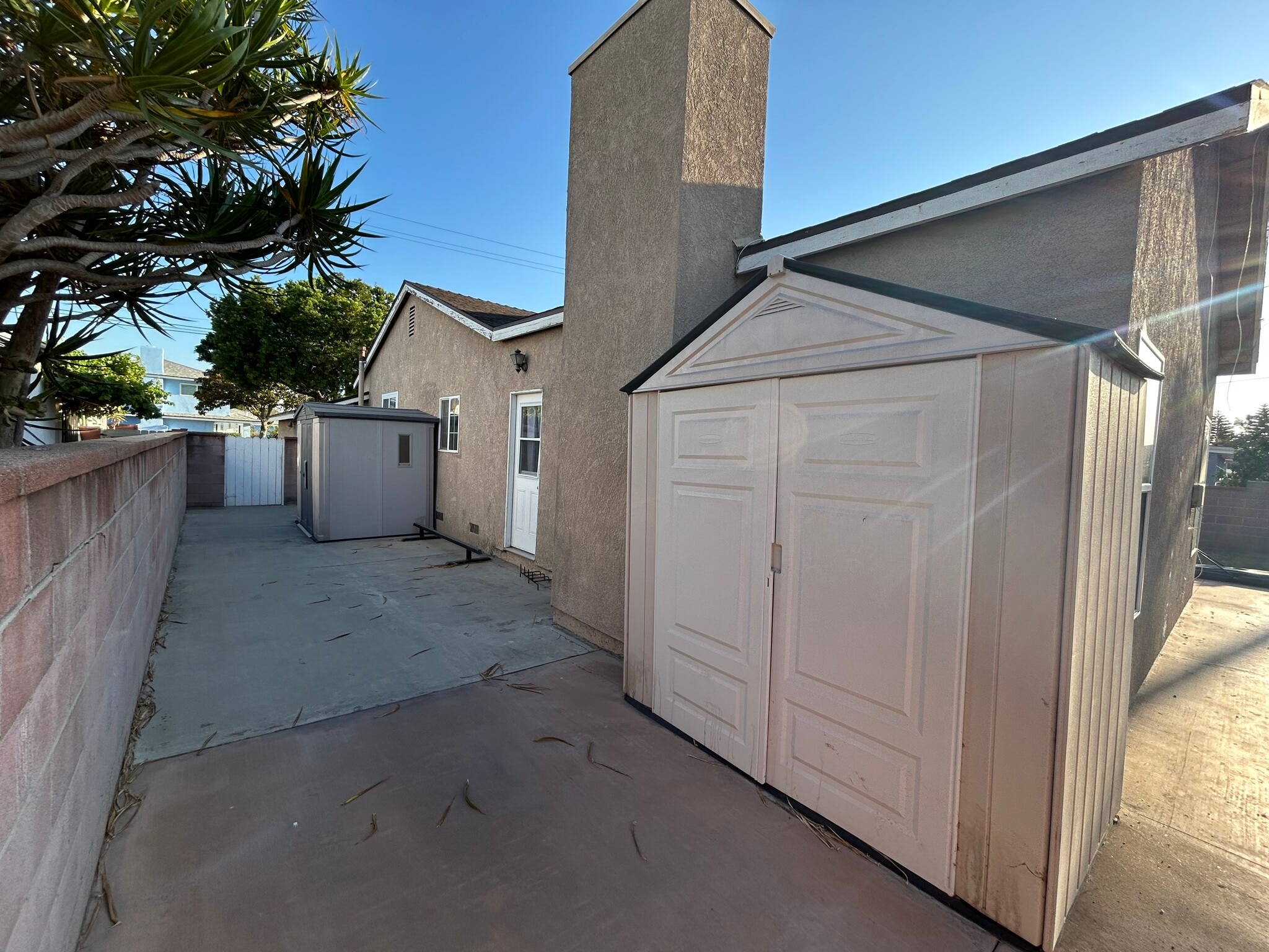 Building Photo - 8591 Crescent Ave