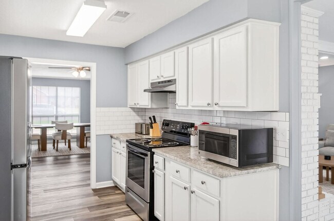 Building Photo - 2420 Haddington Rd