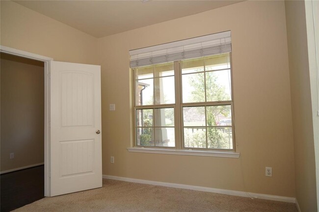 Building Photo - 9526 Bonbrook Bend Ln