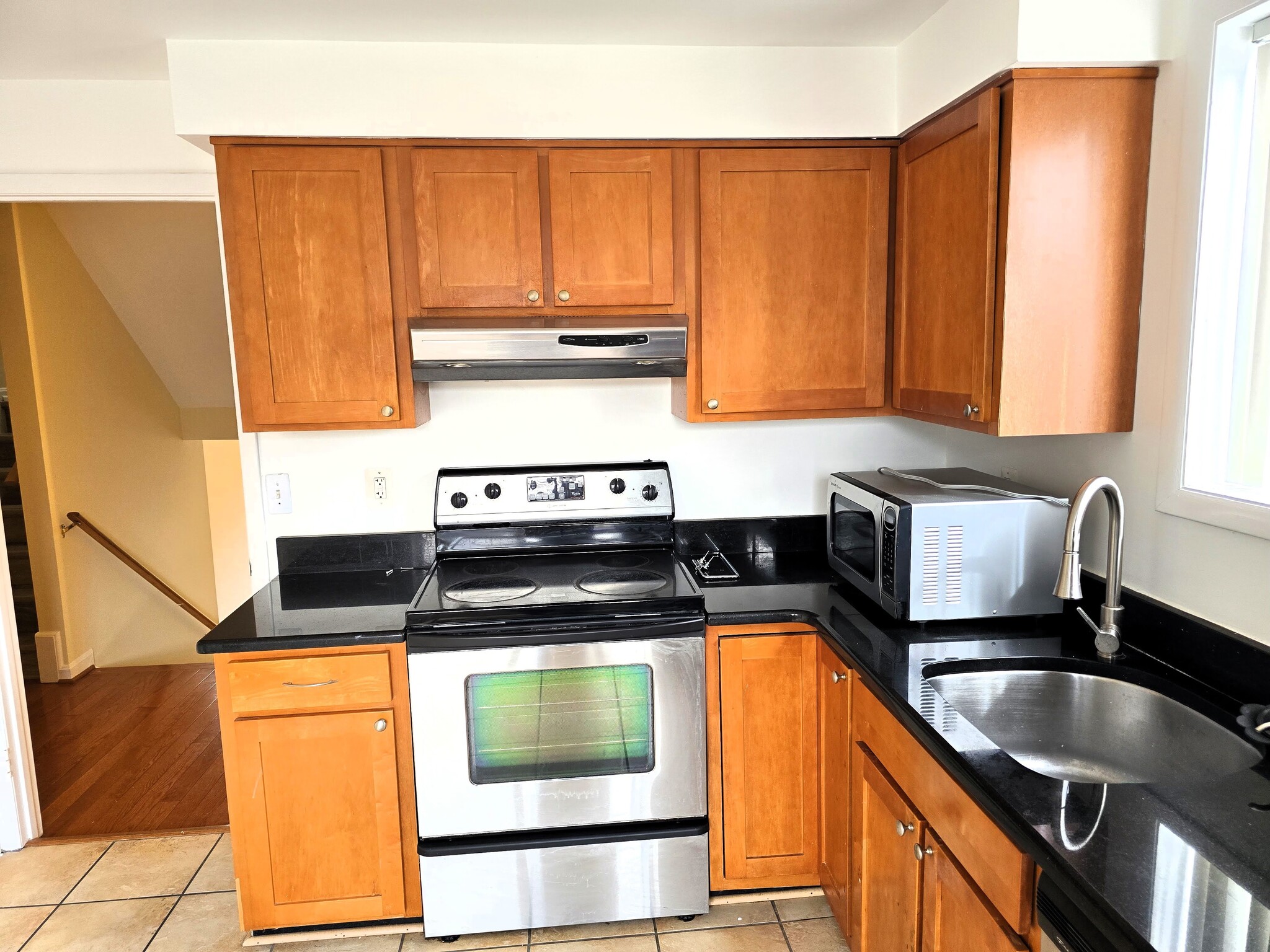 Building Photo - 2033 N Cameron St