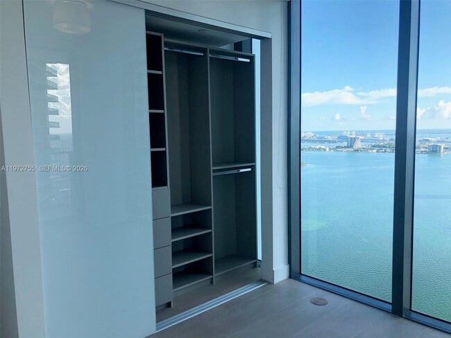 Building Photo - 3131 NE 7th Ave