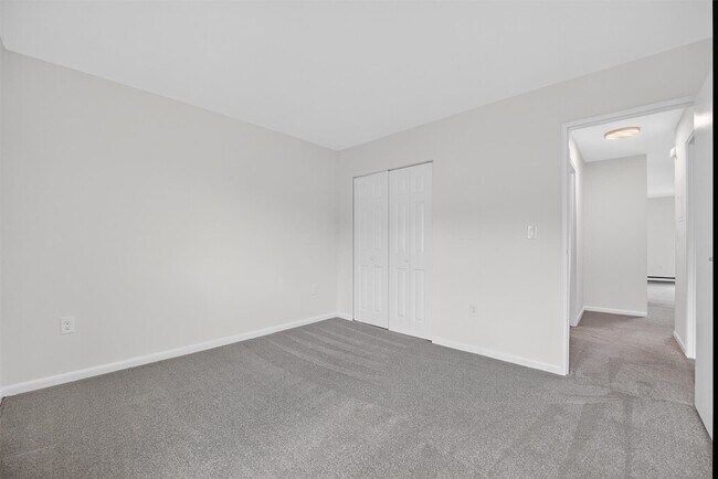 Building Photo - 16 Scarborough Ln