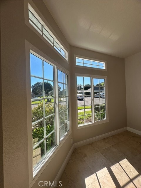 Building Photo - 28265 Paseo El Siena