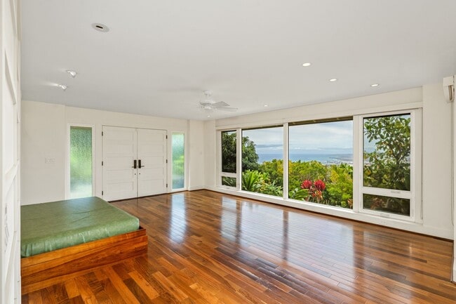 Building Photo - Beautiful Custom Built Home in Wailuku Heights, 2 Bed/3 Bath with Flex Room, Magnificent Ocean/Mo...