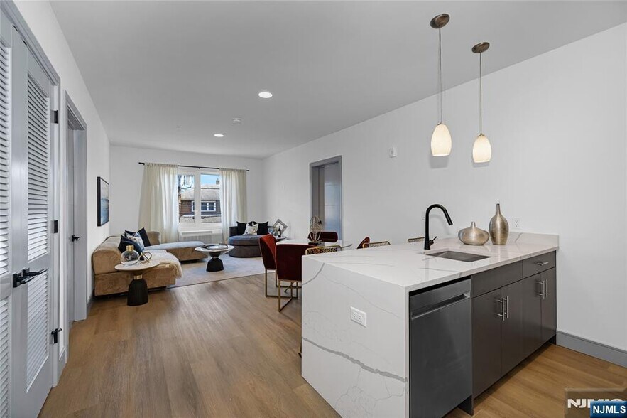 Building Photo - 1435 10th St